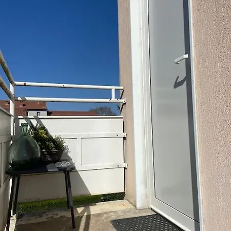 Appartement T2 Proche De La Gare Bourg En Bresse Exterior foto